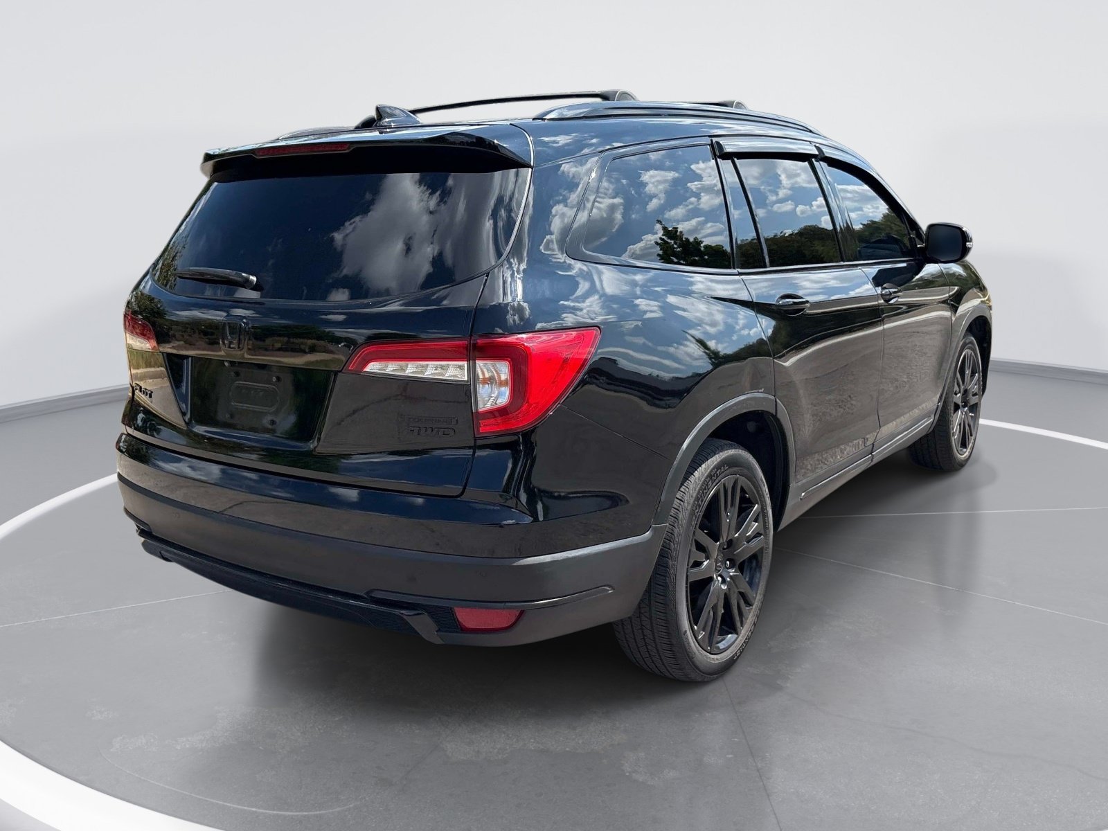 Used 2019 Honda Pilot Touring image 8