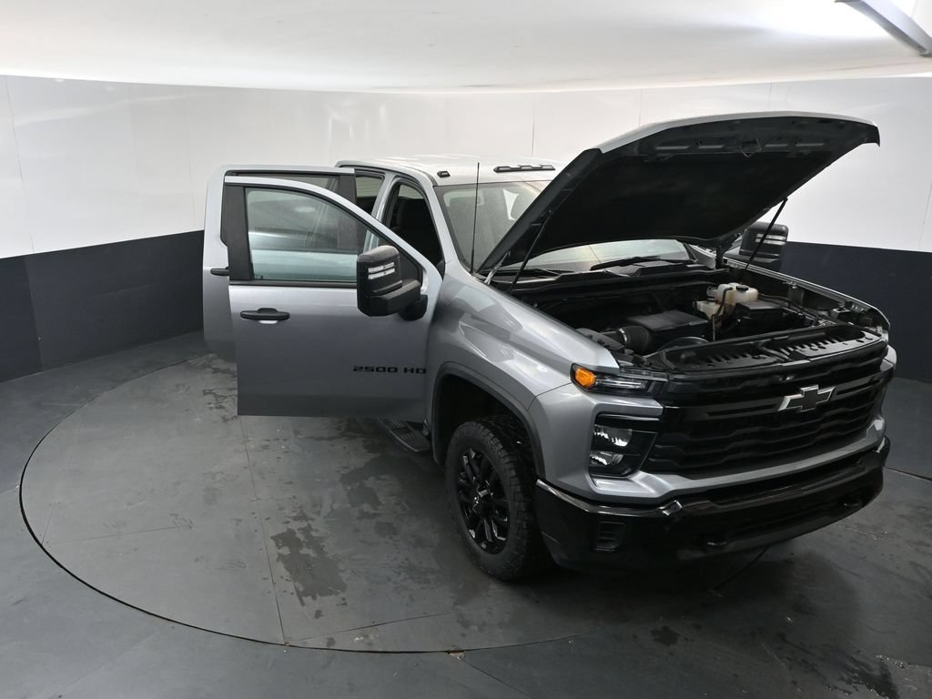 Used 2026 Chevrolet Silverado 2500 Custom w/ Custom Convenience Package AWD/4WD image 17