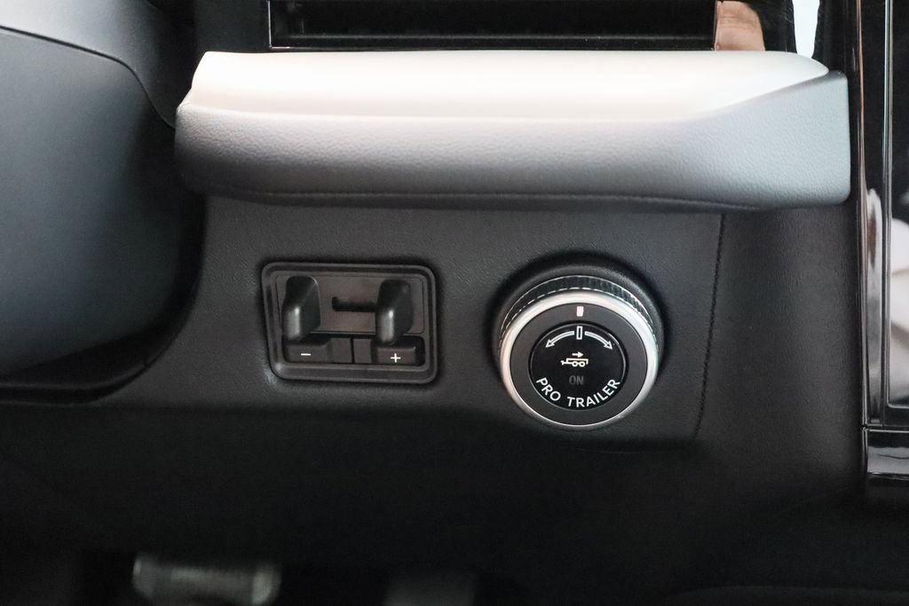 Used 2025 Lincoln Navigator L Reserve w/ Jet Appearance Package image 21