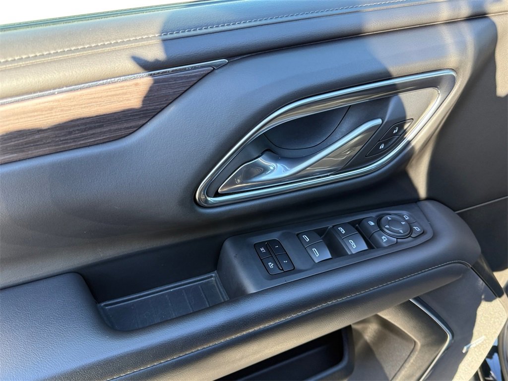 Used 2023 Chevrolet Tahoe Z71 w/ Luxury Package image 11