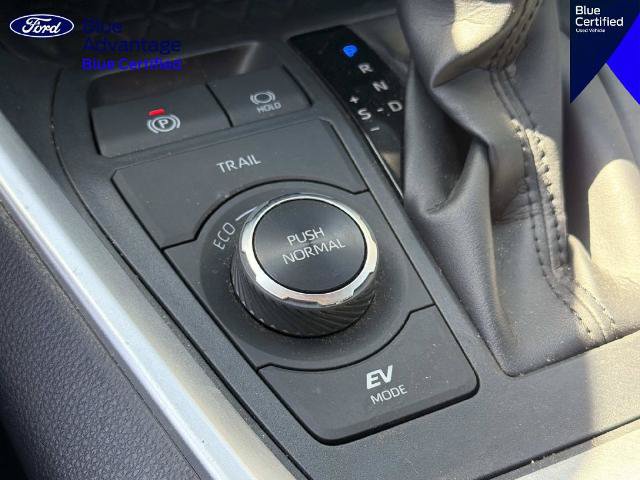 Used 2021 Toyota RAV4 LE AWD/4WD image 28
