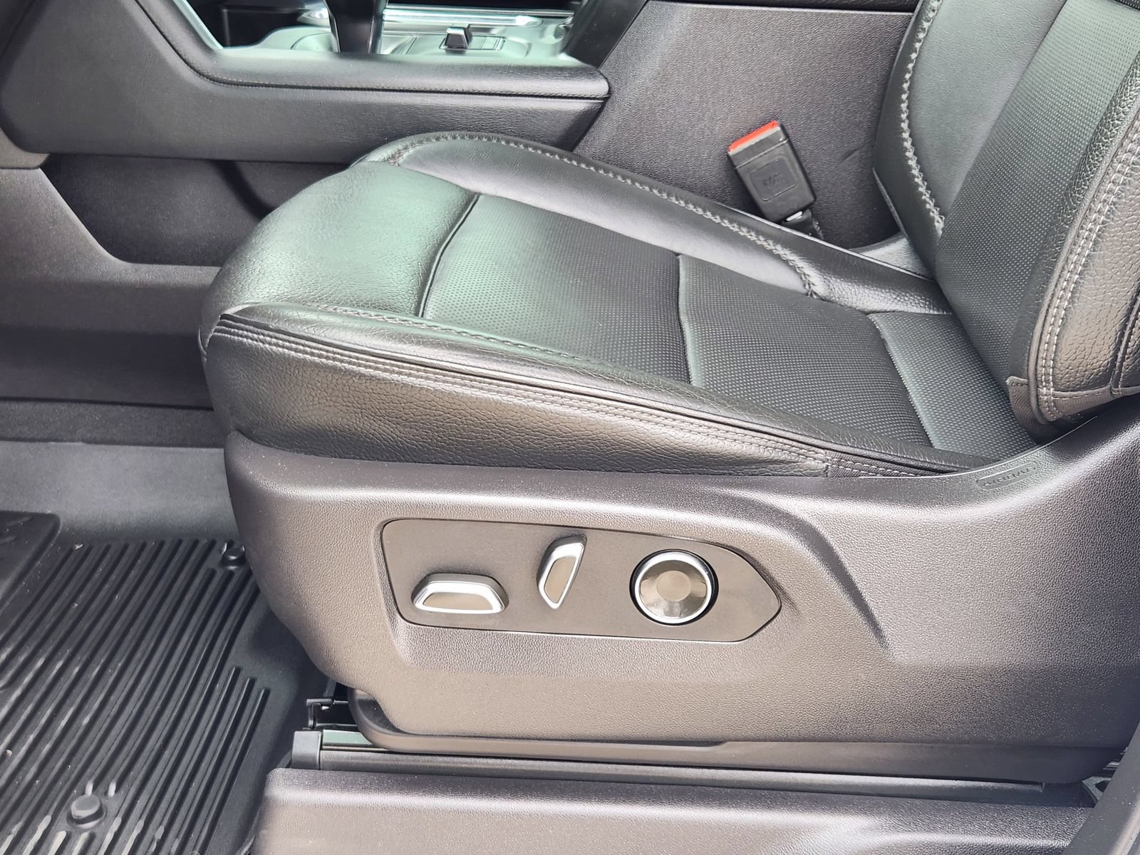 Used 2024 GMC Sierra 1500 Denali RWD image 26