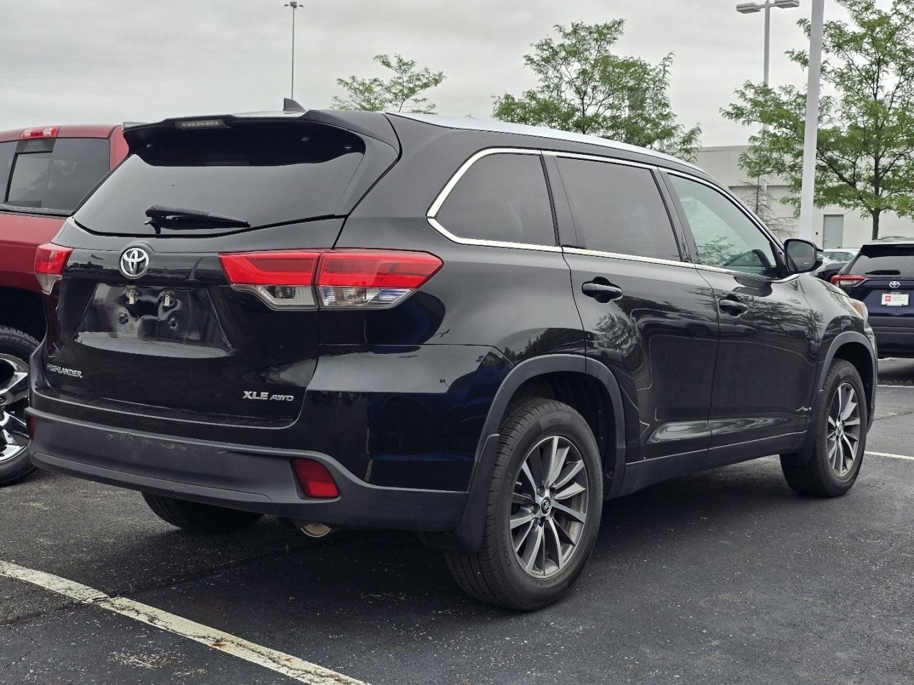 Used 2019 Toyota Highlander XLE AWD/4WD image 7