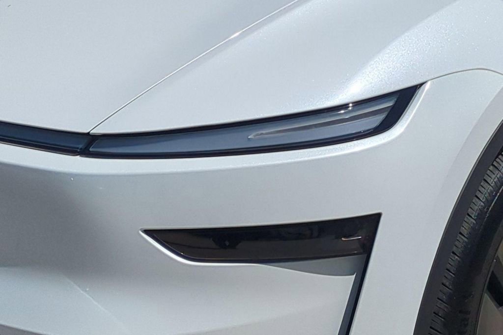 Used 2026 Tesla Model Y Long Range AWD/4WD image 21