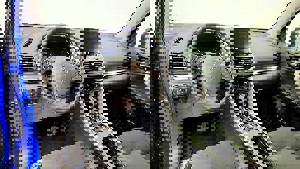 Used 2023 Mitsubishi Eclipse Cross SE image 12