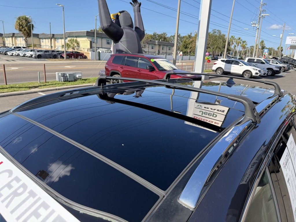 Used 2017 Kia Sorento SX image 11