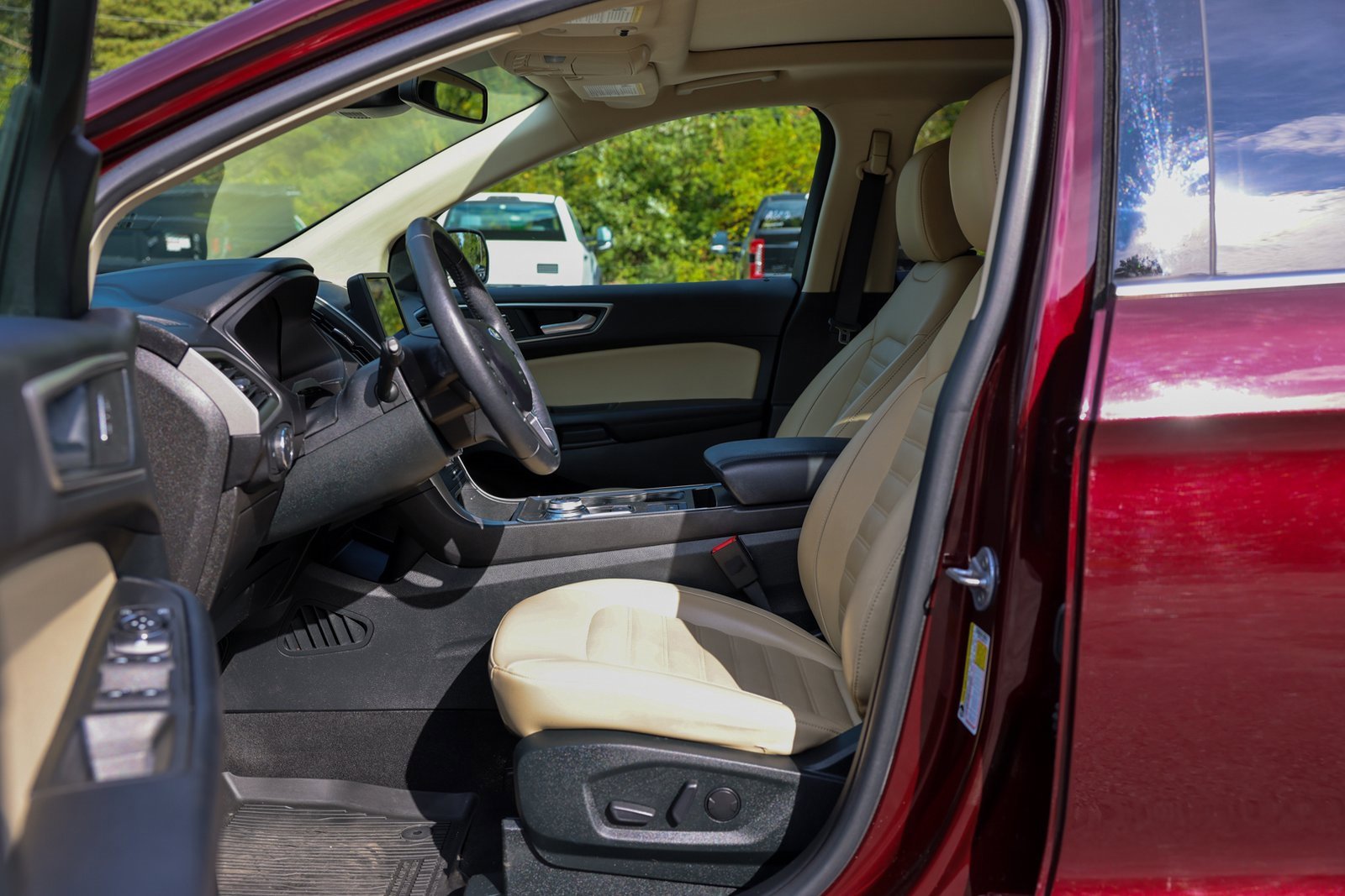 Used 2022 Ford Edge SEL w/ Convenience Package image 18