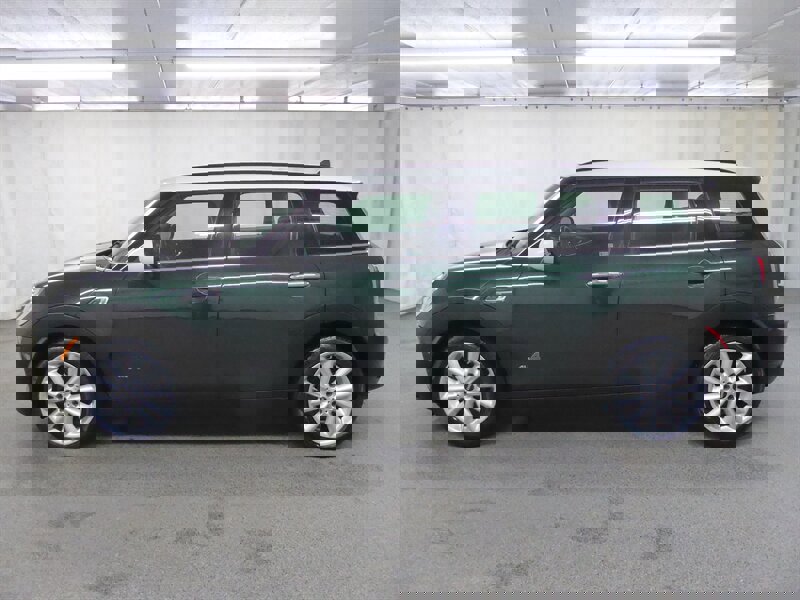 Used 2019 MINI Cooper Clubman ALL4 w/ Premium Package image 4
