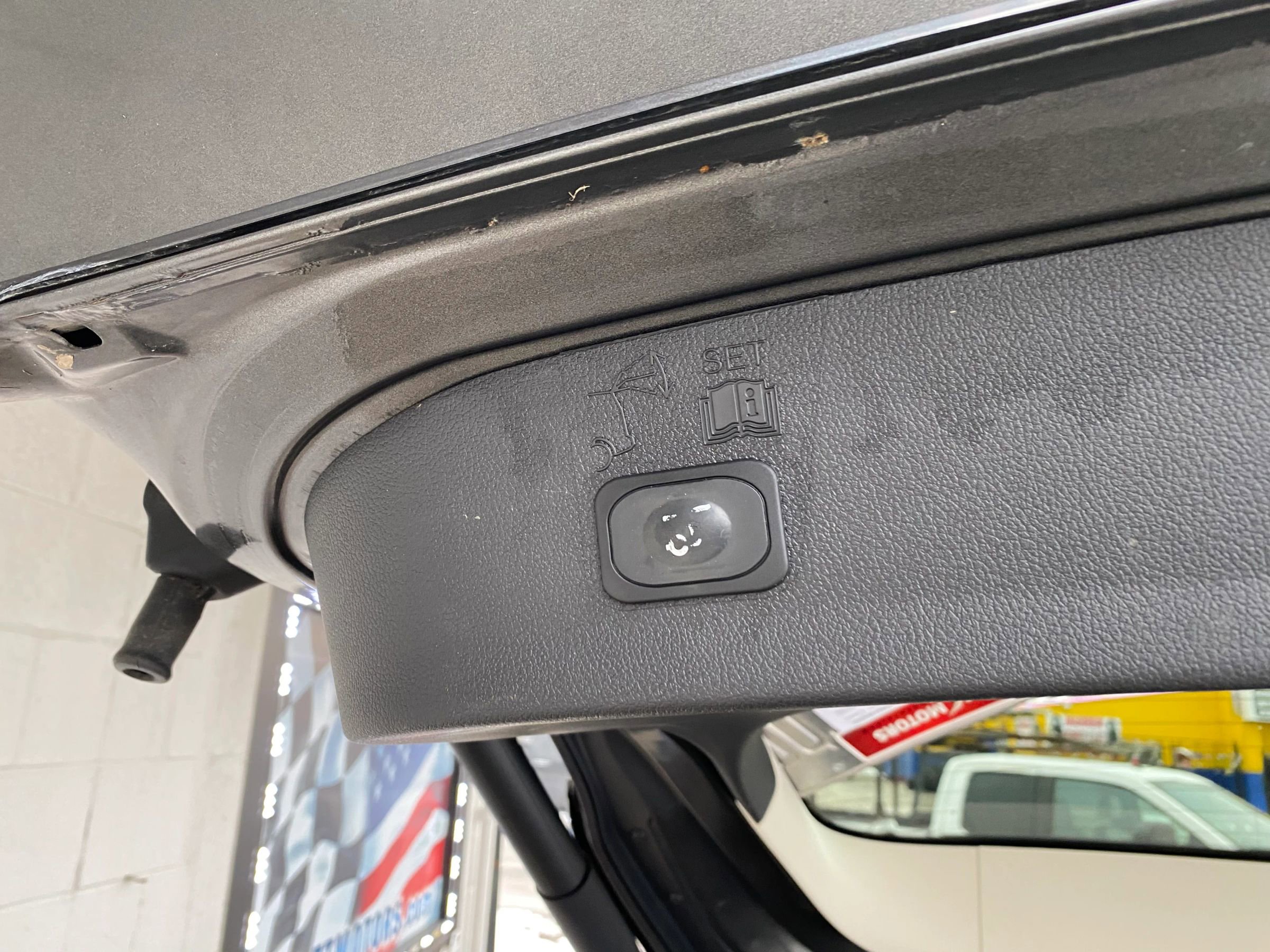 Used 2016 Ford Escape Titanium image 11