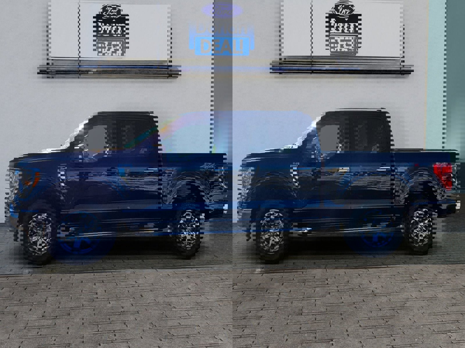 Used 2023 Ford F150 XLT w/ Equipment Group 302A High image 6