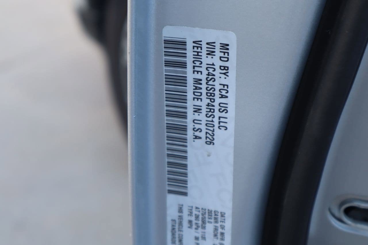 Used 2024 Jeep Wagoneer L Series II w/ Flexible Seating Group AWD/4WD image 30