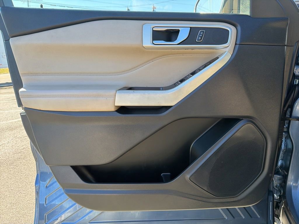Used 2020 Ford Explorer XLT w/ Equipment Group 202A image 35