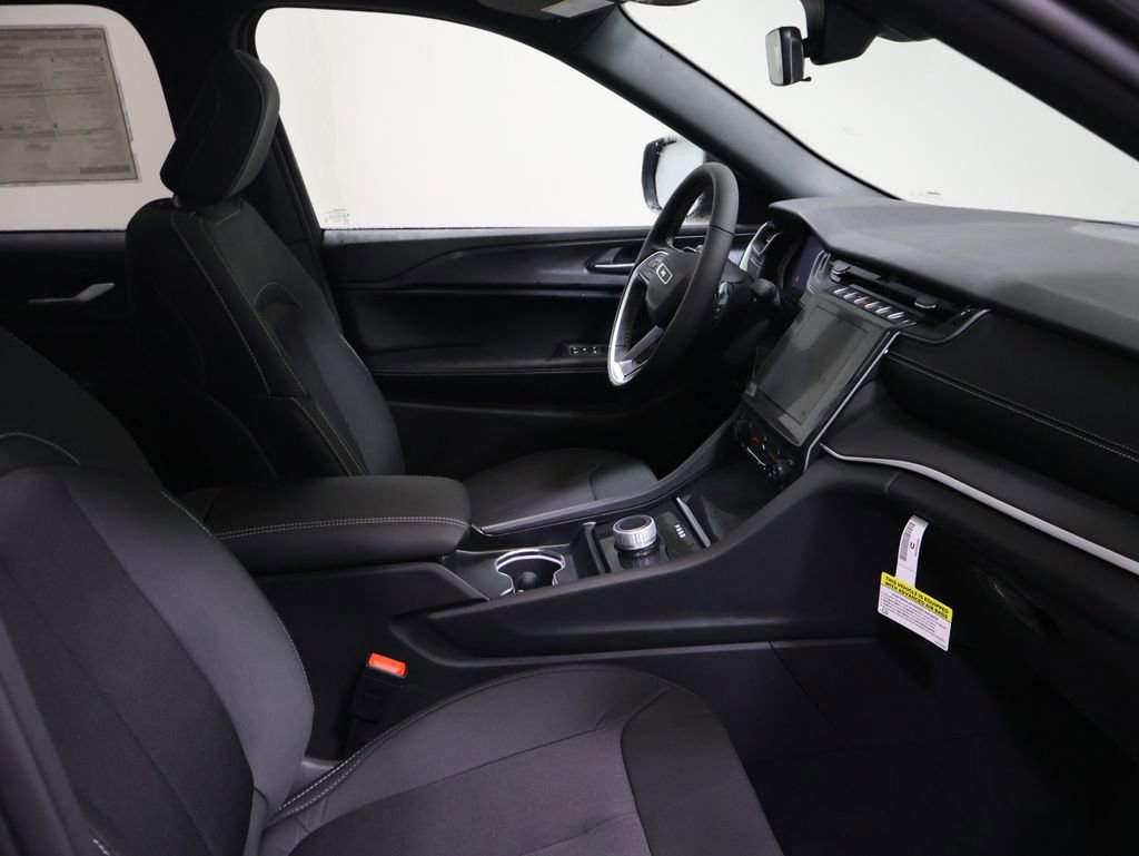 New 2026 Jeep Grand Cherokee Laredo image 17