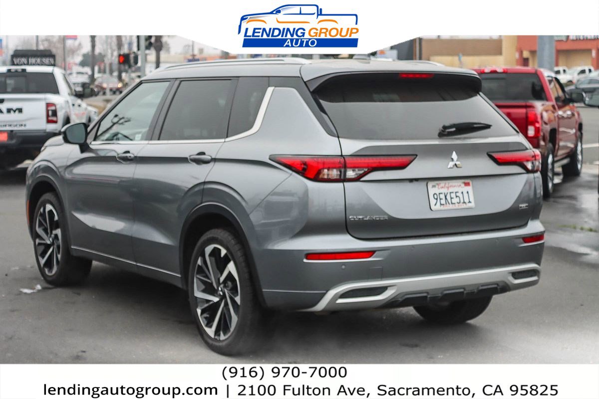 Used 2022 Mitsubishi Outlander SEL image 2