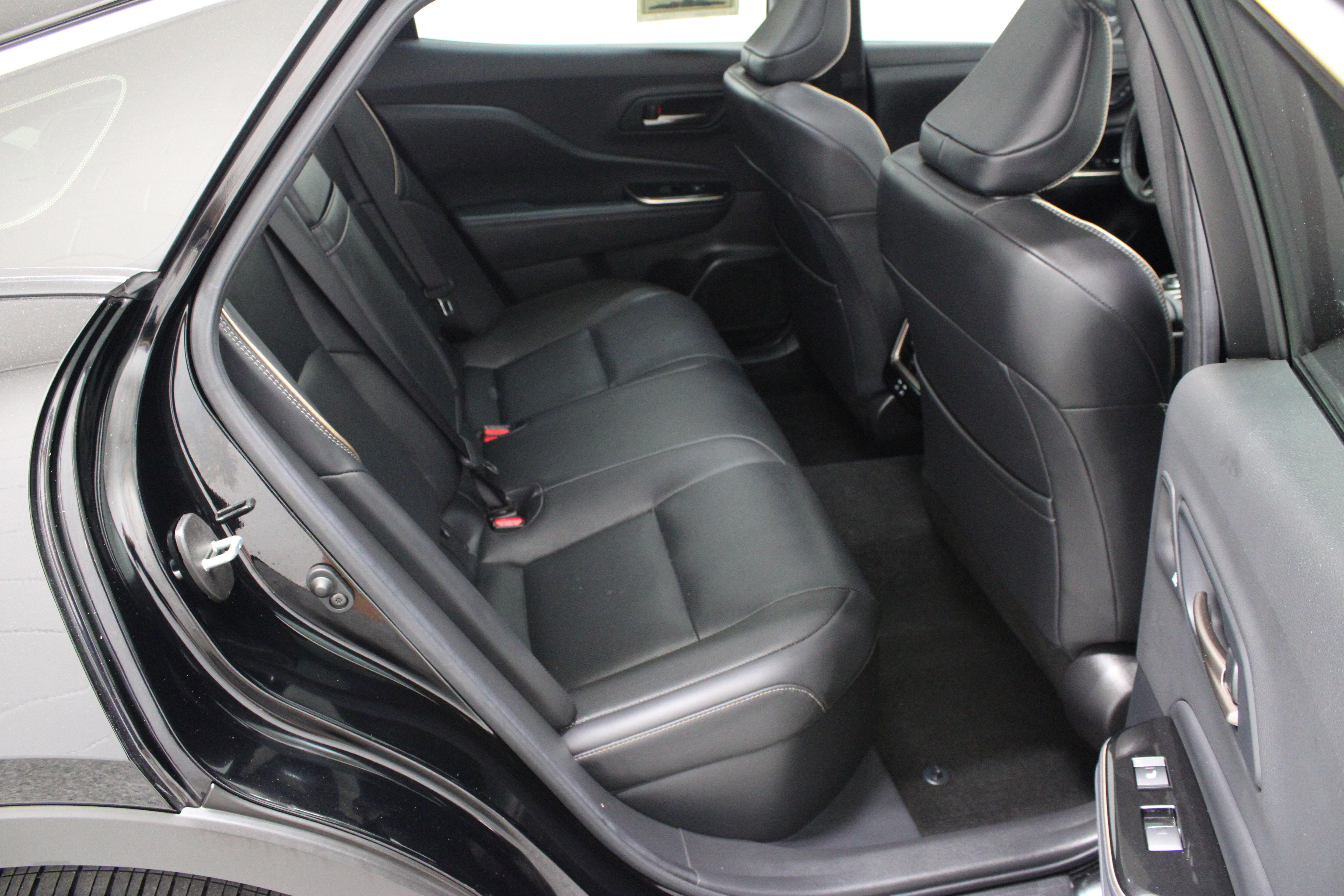 Used 2024 Toyota Crown Platinum AWD/4WD image 35