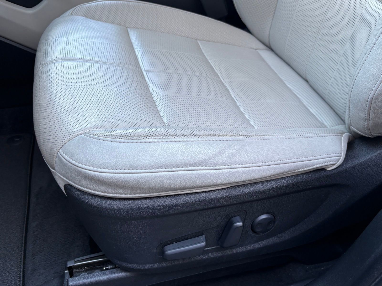 Used 2021 Kia Telluride EX w/ EX Premium Package AWD/4WD image 35