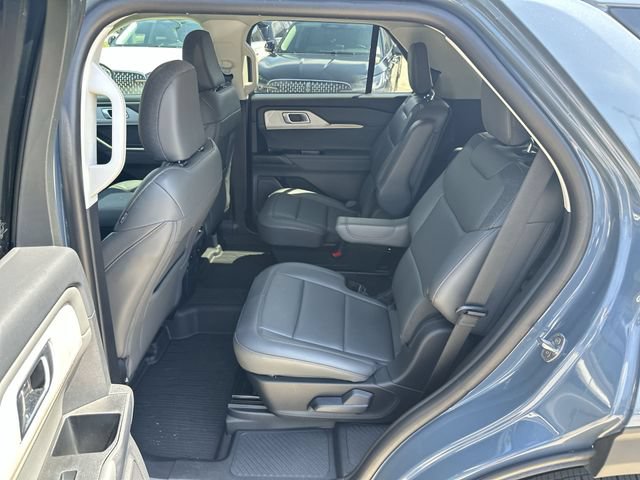 Used 2025 Ford Explorer Active w/ Active Comfort Package AWD/4WD image 23