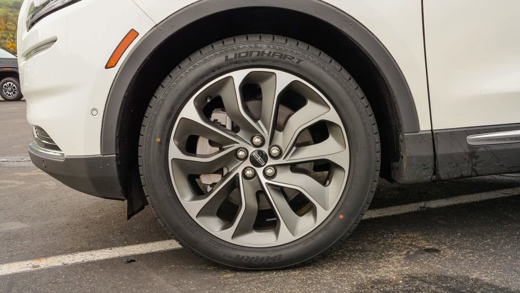 Used 2023 Lincoln Nautilus Reserve w/ Equipment Group 201A image 10