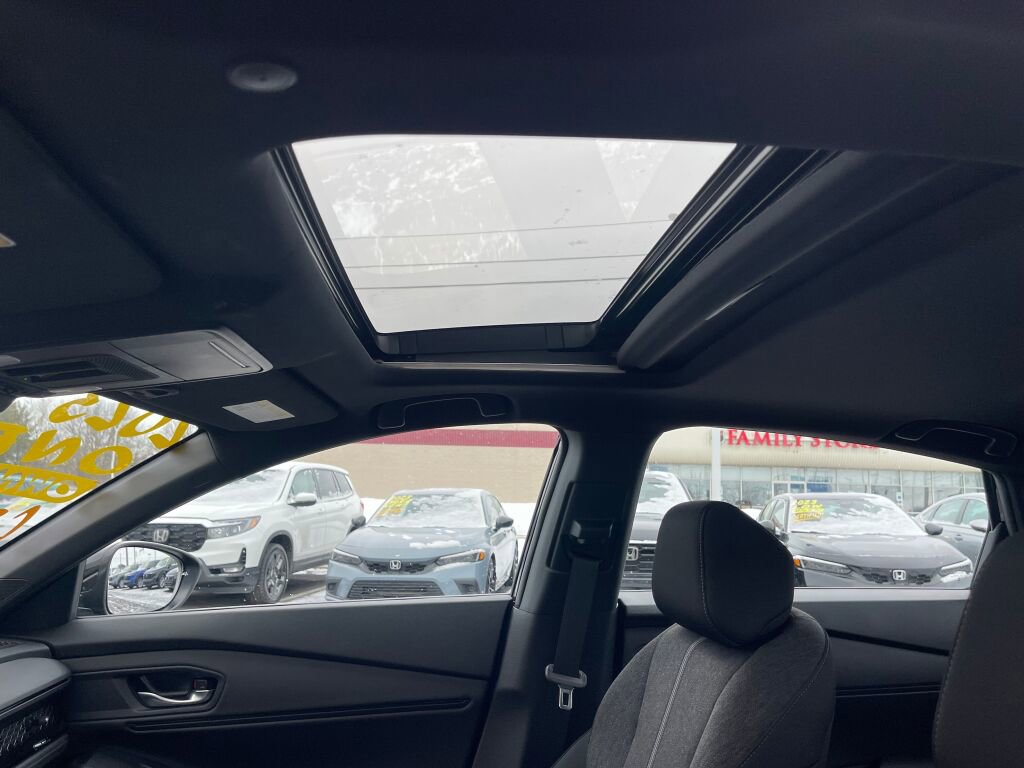 Used 2023 Honda Accord Sport image 7