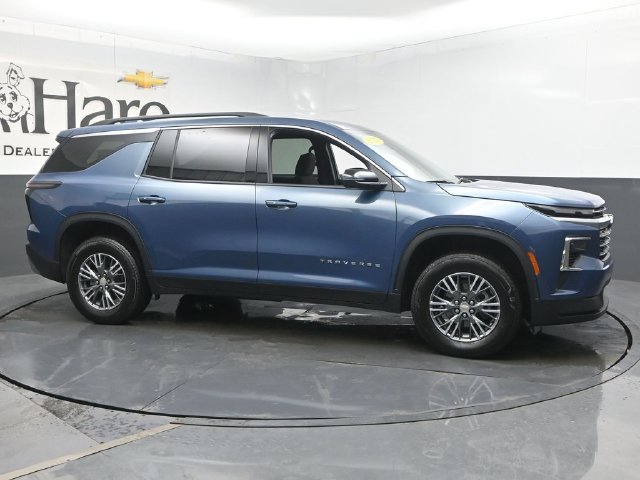 Used 2025 Chevrolet Traverse LT FWD image 56