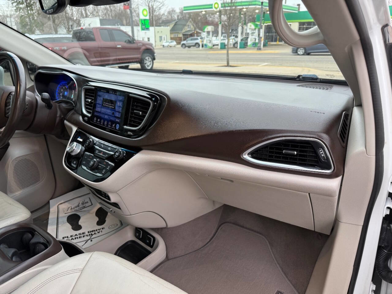 Used 2017 Chrysler Pacifica Touring-L Plus w/ Advanced Safetytec Group FWD image 36