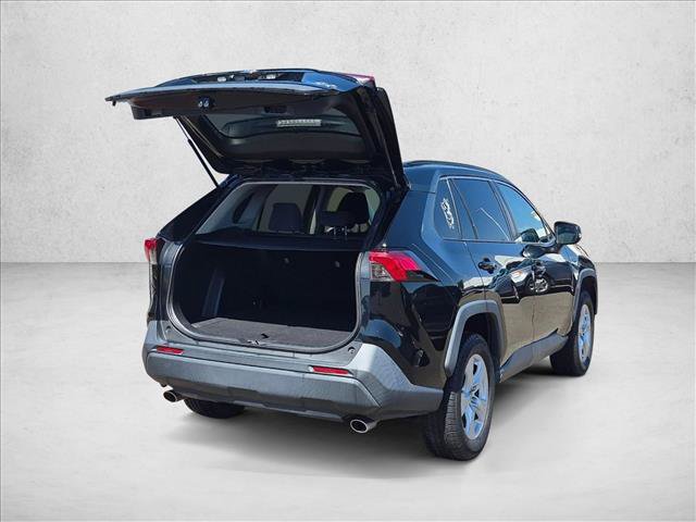 Used 2019 Toyota RAV4 XLE AWD/4WD image 5
