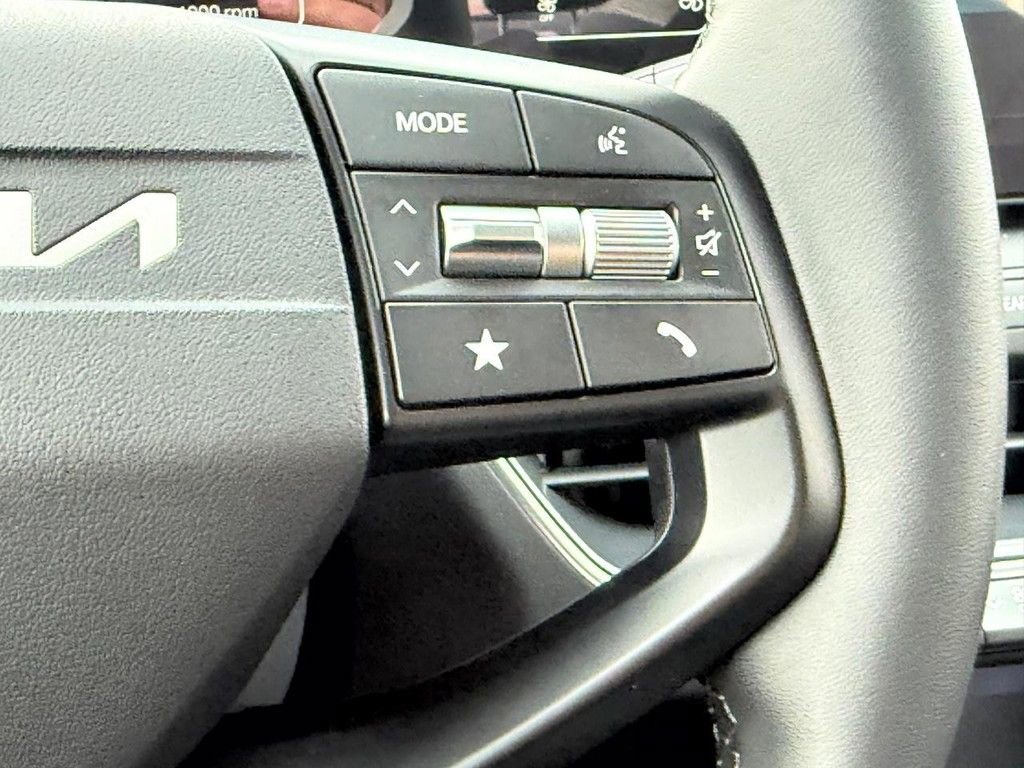 New 2025 Kia K4 EX image 11