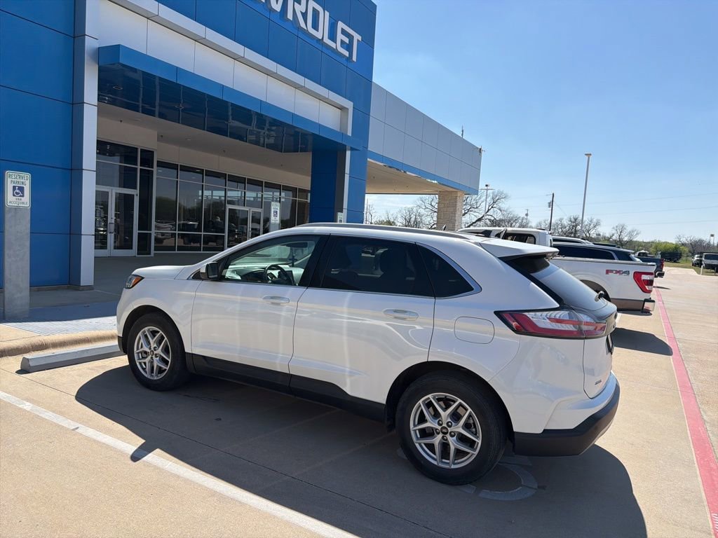 Used 2023 Ford Edge SEL w/ Convenience Package image 4