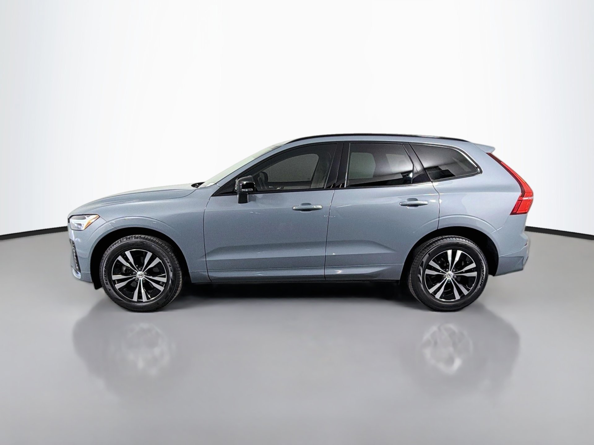 Certified 2024 Volvo XC60 B5 Core w/ Protection Package Premier AWD/4WD image 9