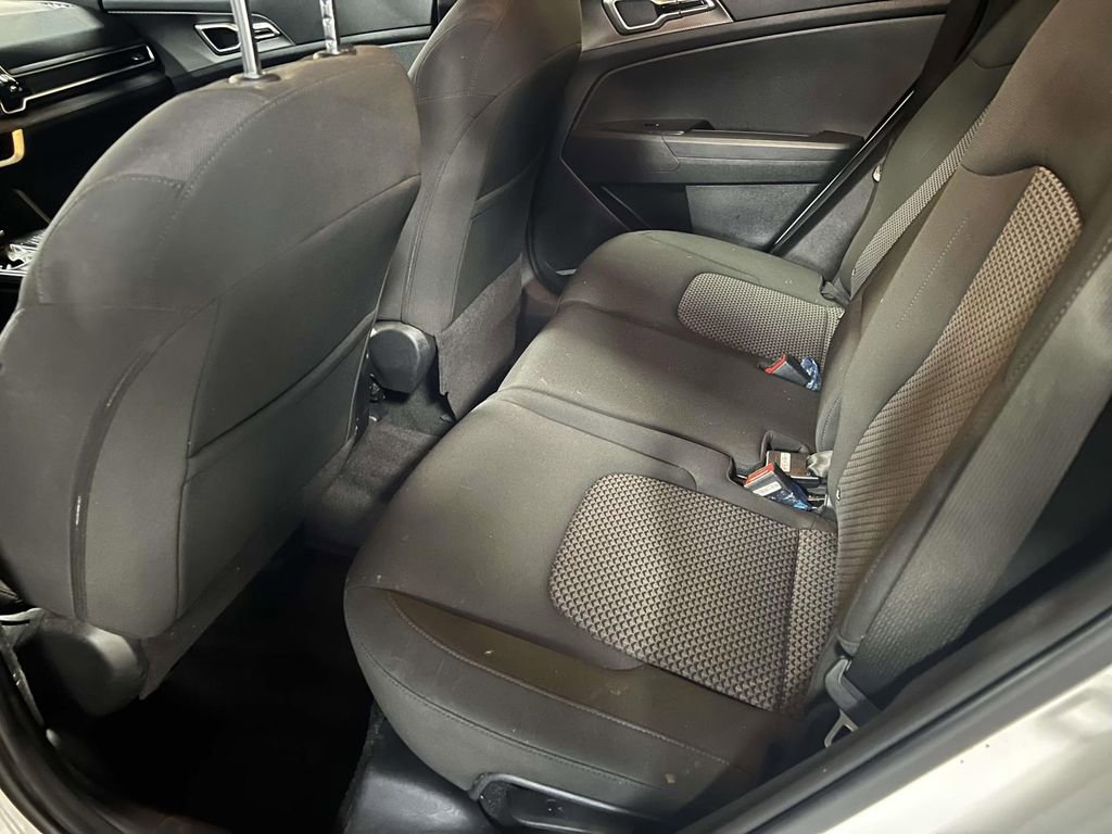 Used 2023 Kia Sportage LX image 10