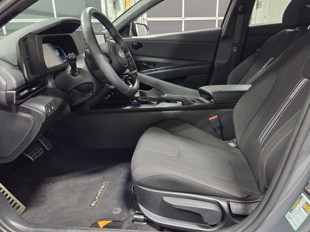 Certified 2025 Hyundai Elantra Sport FWD image 5