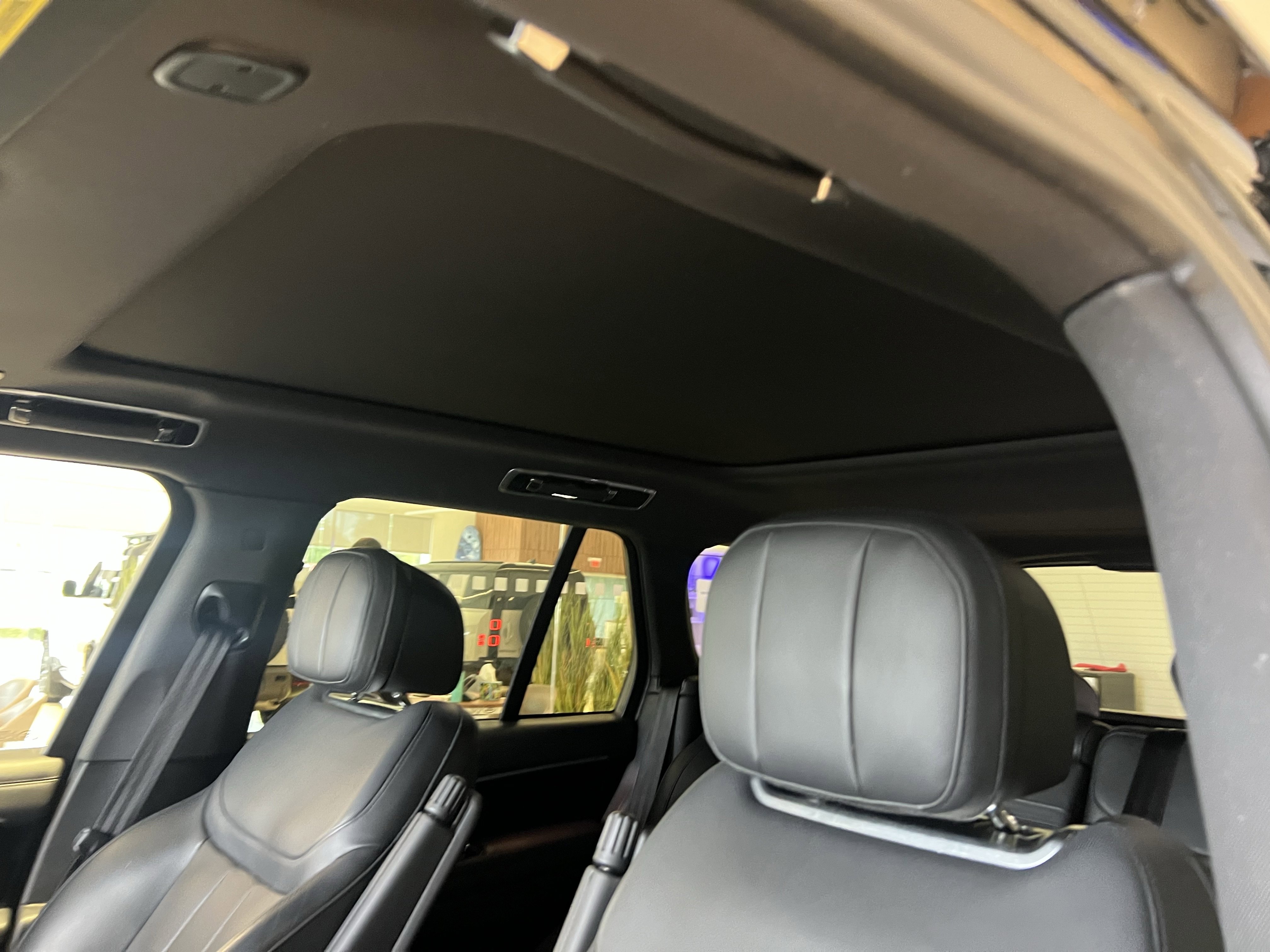 Used 2023 Land Rover Range Rover SE image 17
