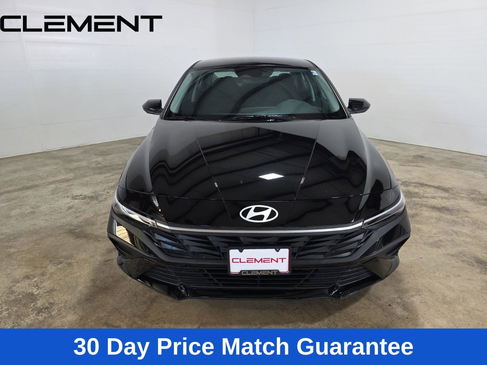 Used 2025 Hyundai Elantra SE image 2