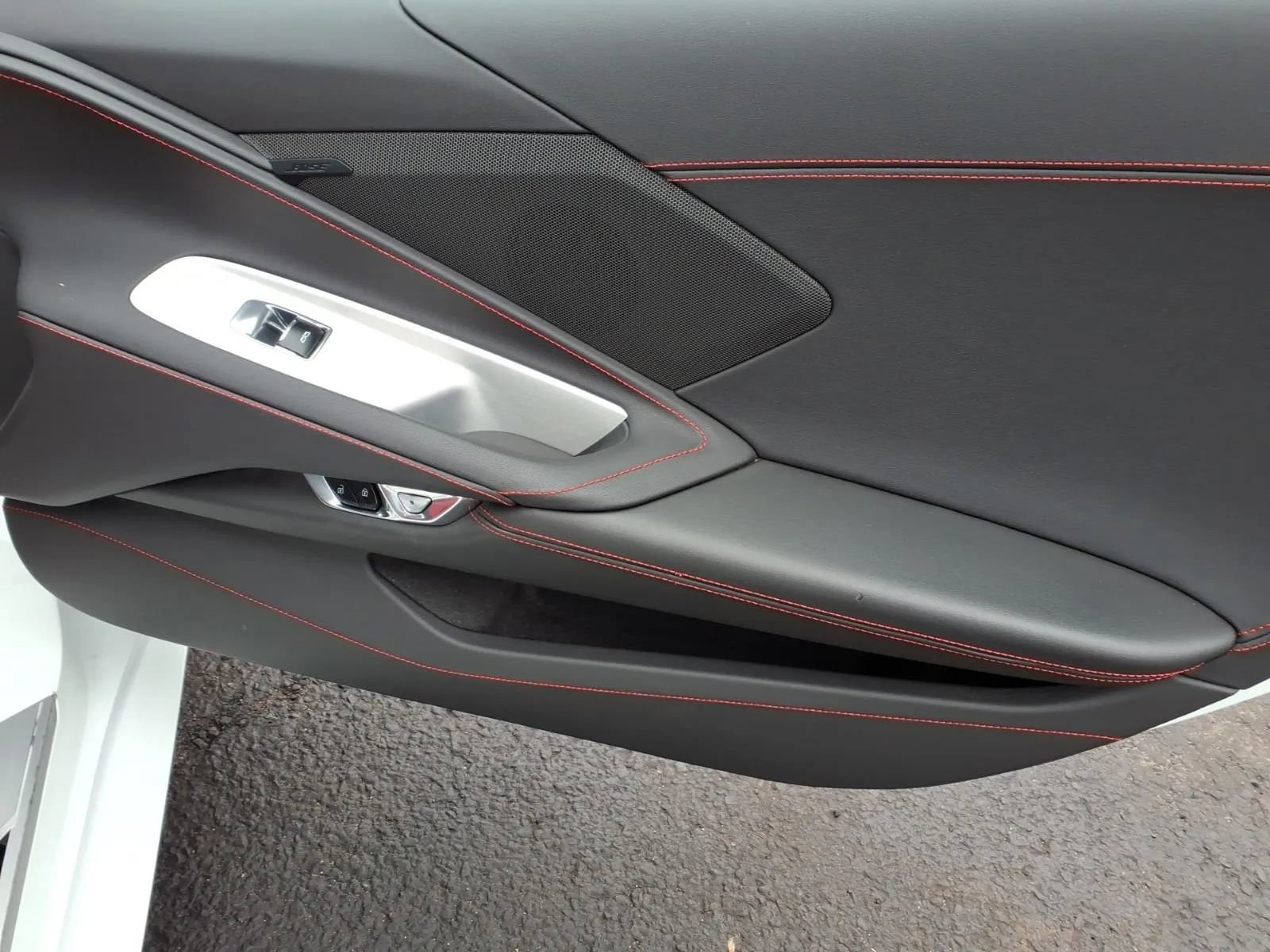 Used 2023 Chevrolet Corvette Stingray Convertible w/ 1LT image 12
