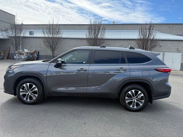 Used 2023 Toyota Highlander XLE