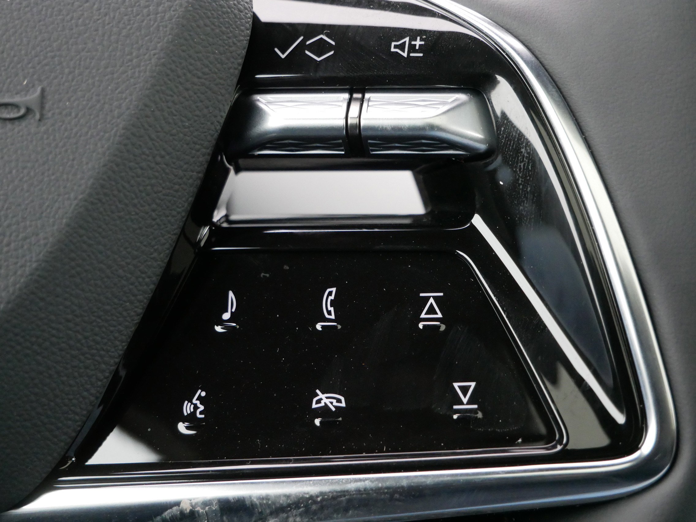 New 2026 Cadillac Optiq Sport 1 image 26