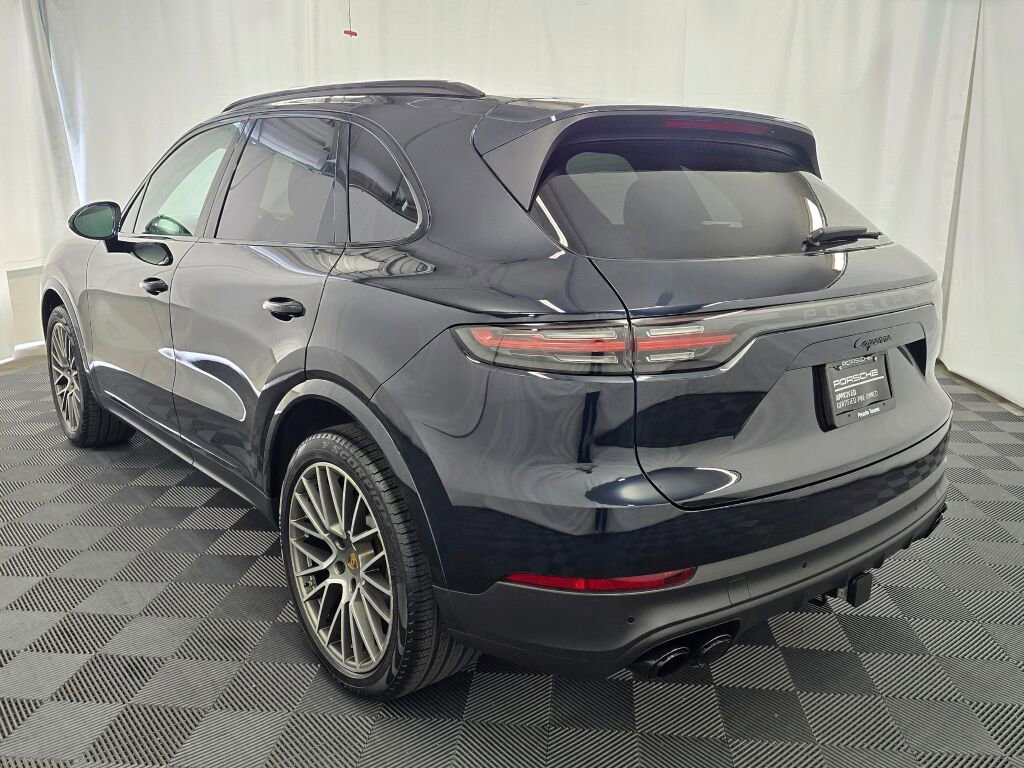 Certified 2023 Porsche Cayenne Platinum Edition AWD/4WD image 3
