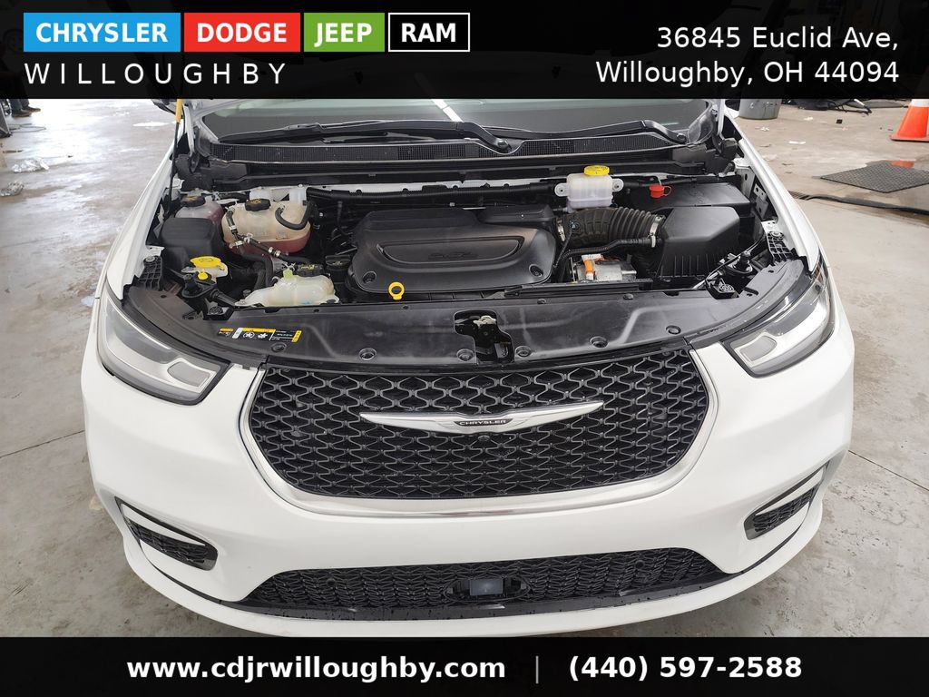Used 2024 Chrysler Pacifica Limited FWD image 37