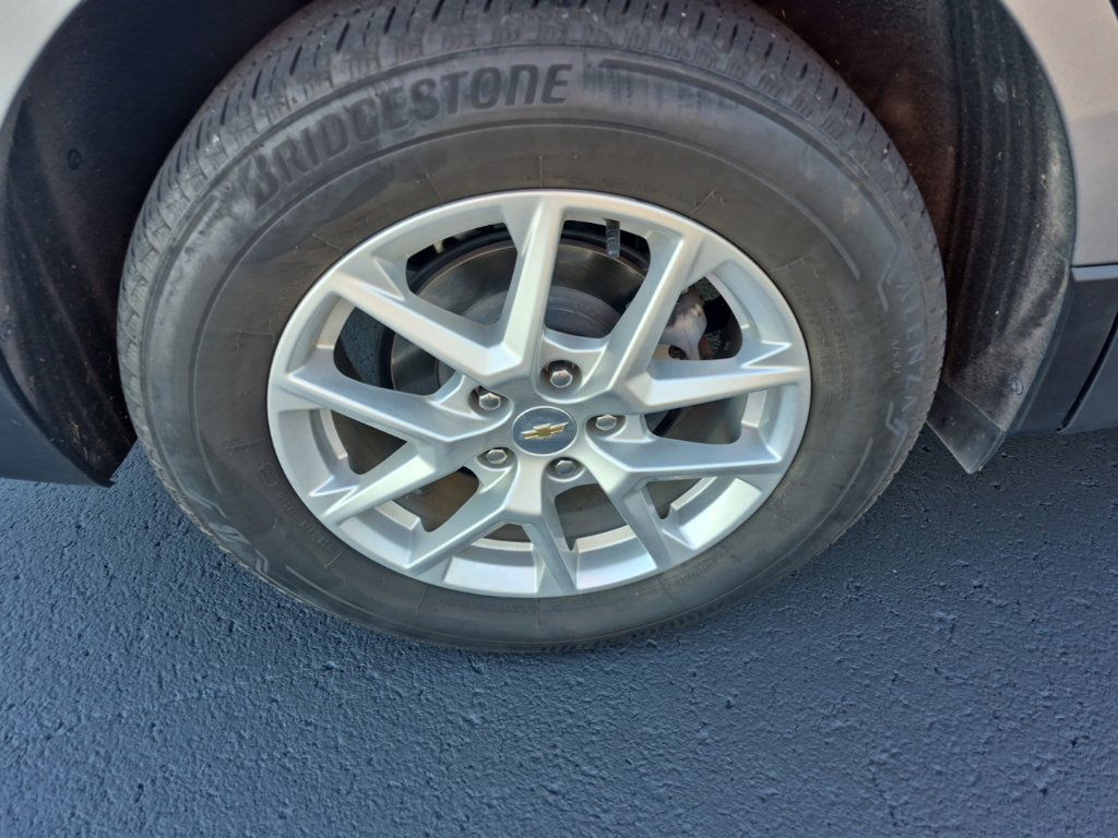 Used 2024 Chevrolet Equinox LT w/ LPO, Floor Liner Package AWD/4WD image 9