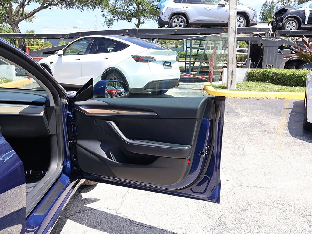 Used 2023 Tesla Model 3 Standard Range RWD image 25