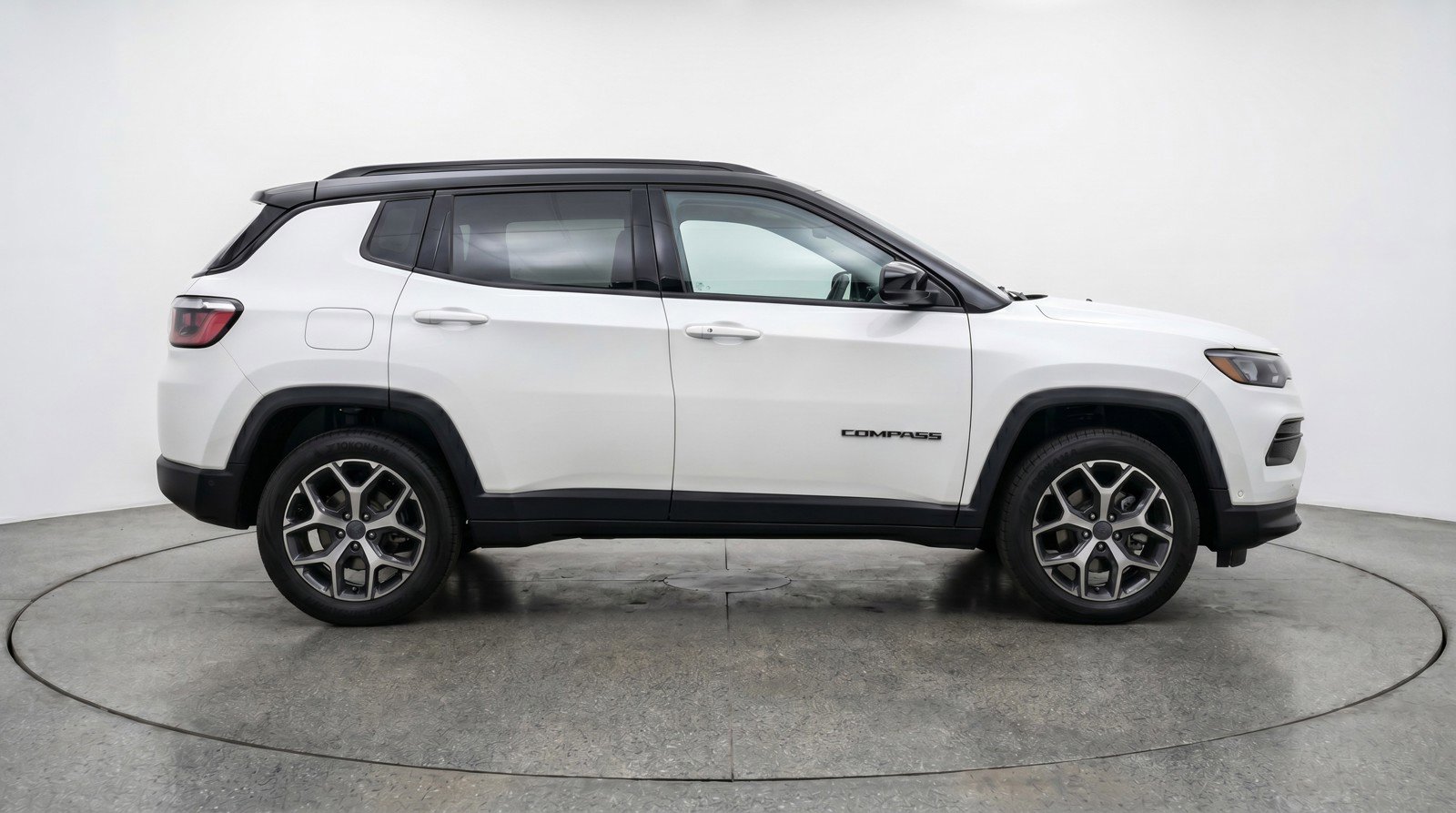 Used 2025 Jeep Compass Limited AWD/4WD image 11