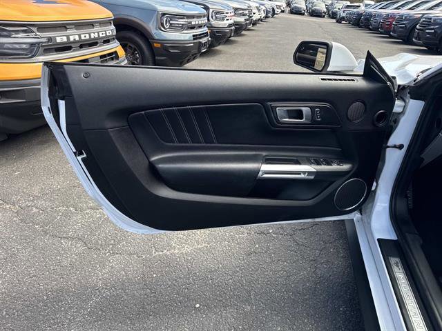 Used 2022 Ford Mustang Premium RWD image 10
