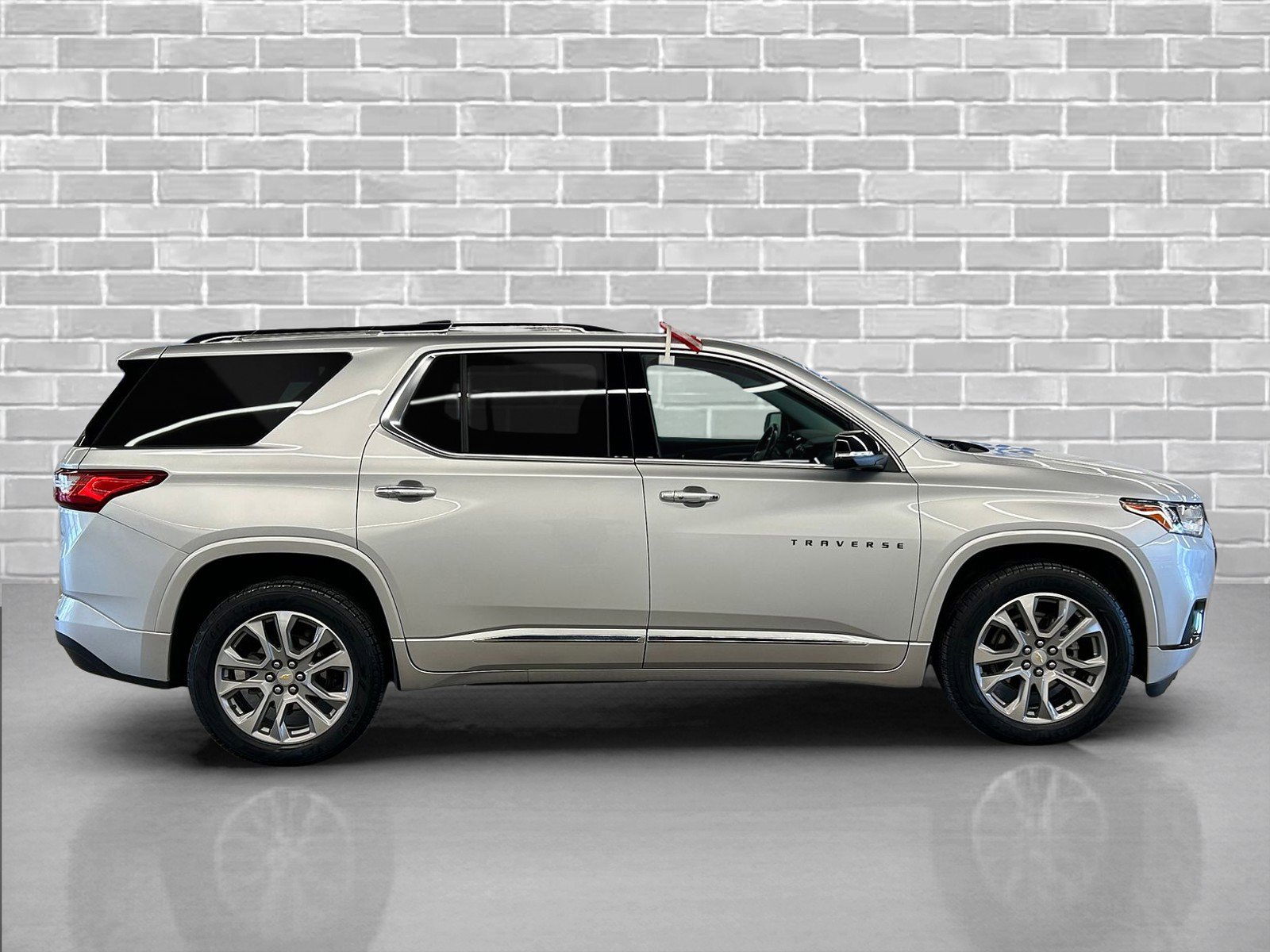 Used 2021 Chevrolet Traverse Premier w/ LPO, Blackout Package image 6