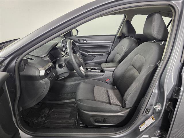 Used 2024 Nissan Altima 2.5 SV FWD image 24