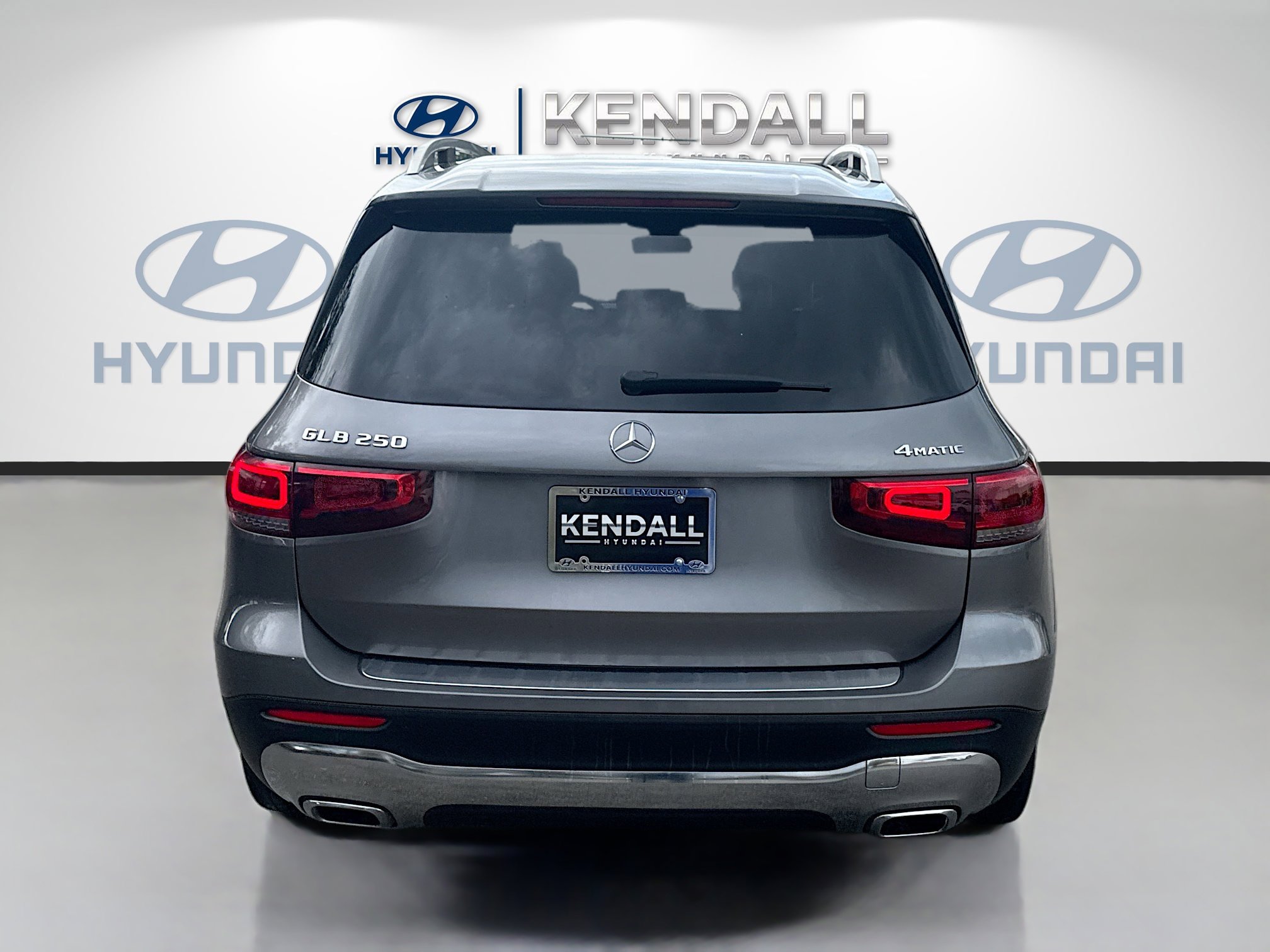 Used 2021 Mercedes-Benz GLB 250 4MATIC w/ Premium Package image 5