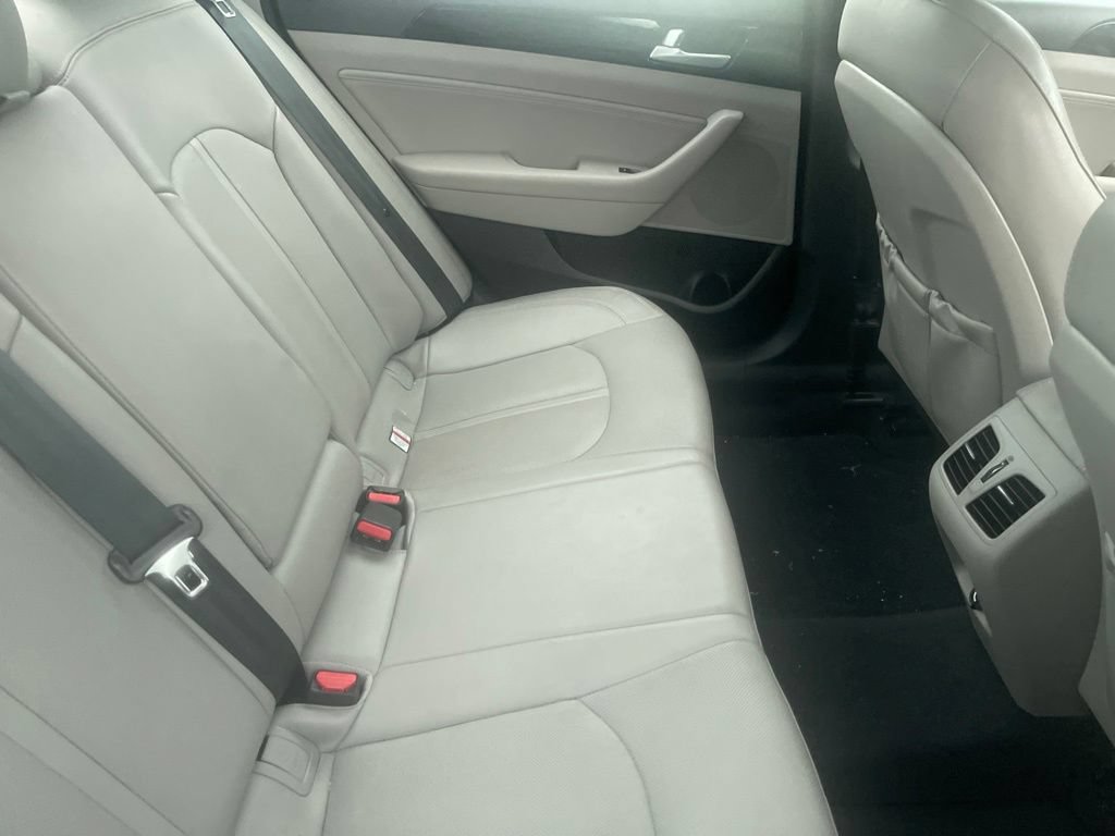 Used 2017 Hyundai Sonata Limited w/ Cargo Package FWD image 11