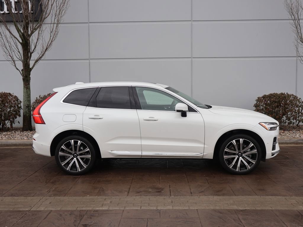 Used 2023 Volvo XC60 T8 Ultimate w/ Climate Package image 5