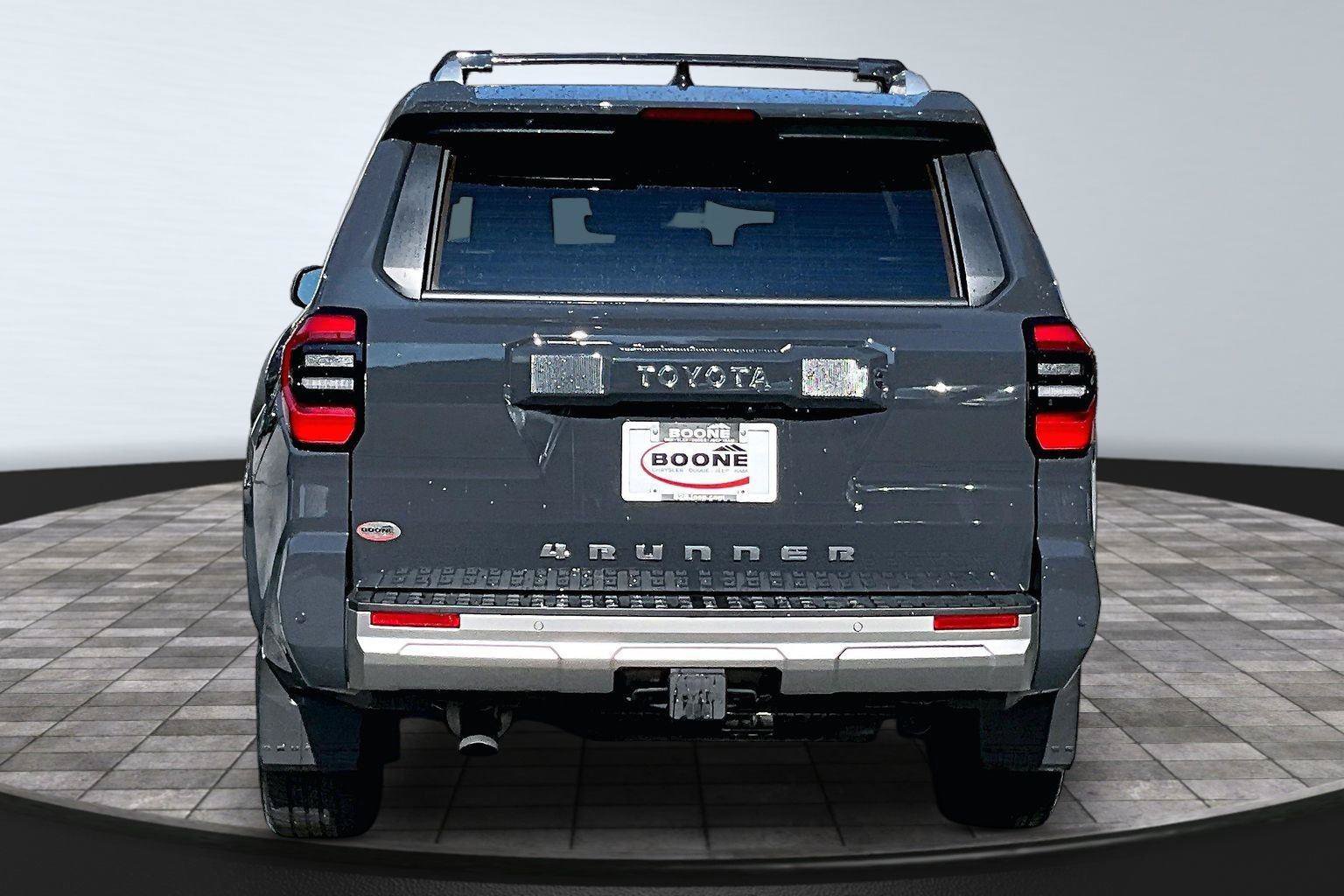 Used 2025 Toyota 4Runner Limited AWD/4WD image 5