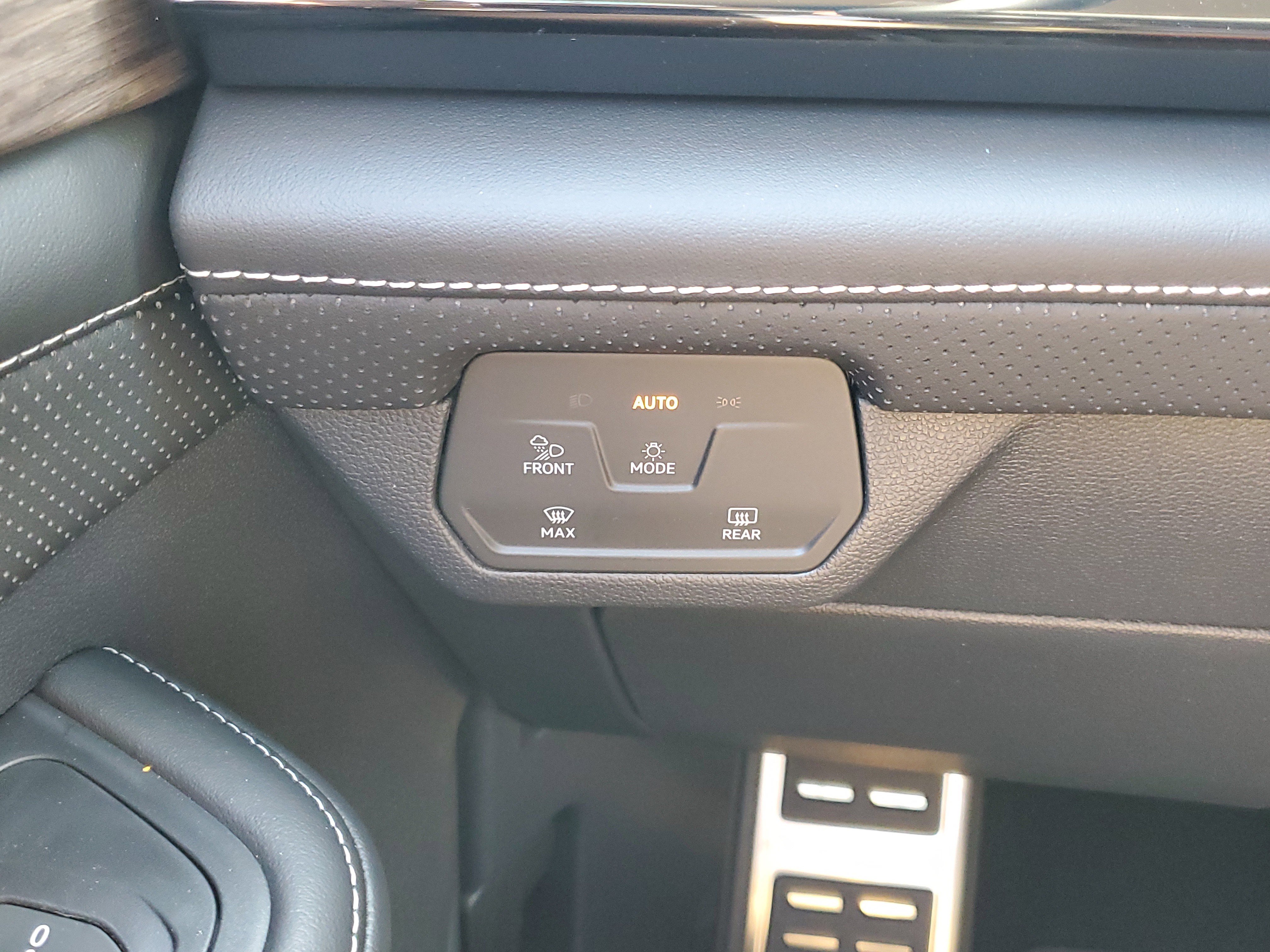 New 2025 Volkswagen Atlas SEL Premium R-Line image 25