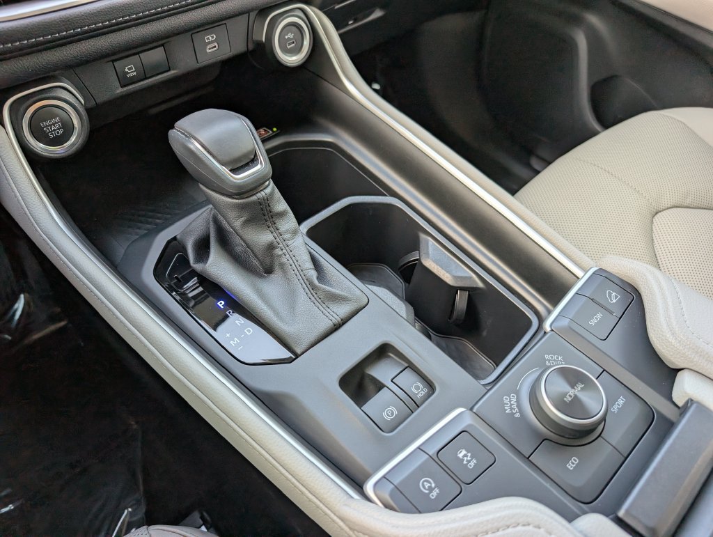 Used 2025 Toyota Grand Highlander AWD image 20
